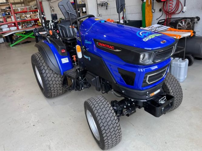 Kubota EX Show Farmtrac 256