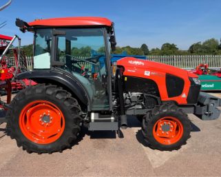 Kubota EX Demo Kubota M5-102 Narrow Tractor