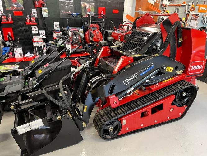 Toro Brand New Old Stock Toro Dingo TX1000